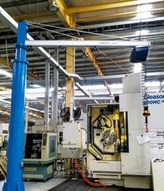 Консольный поворотный кран  в Москве