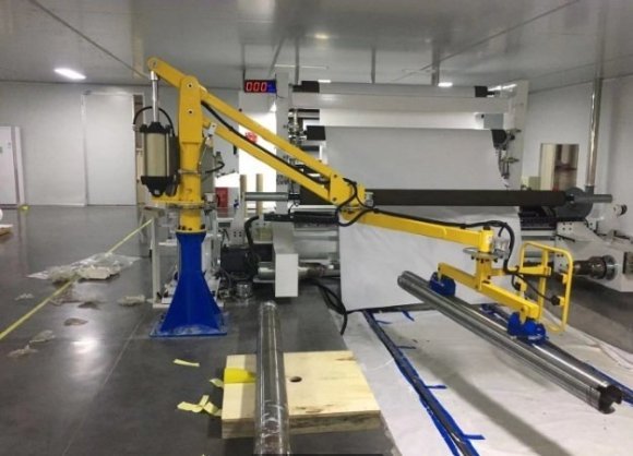 Пневматический манипулятор на колонне в Москве Пневматический манипулятор на колонне в Москве